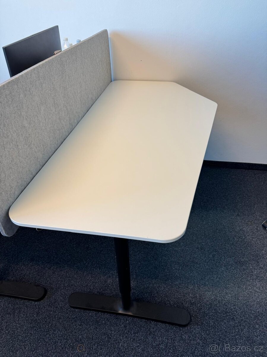Kancelářský stůl Ikea Bekant