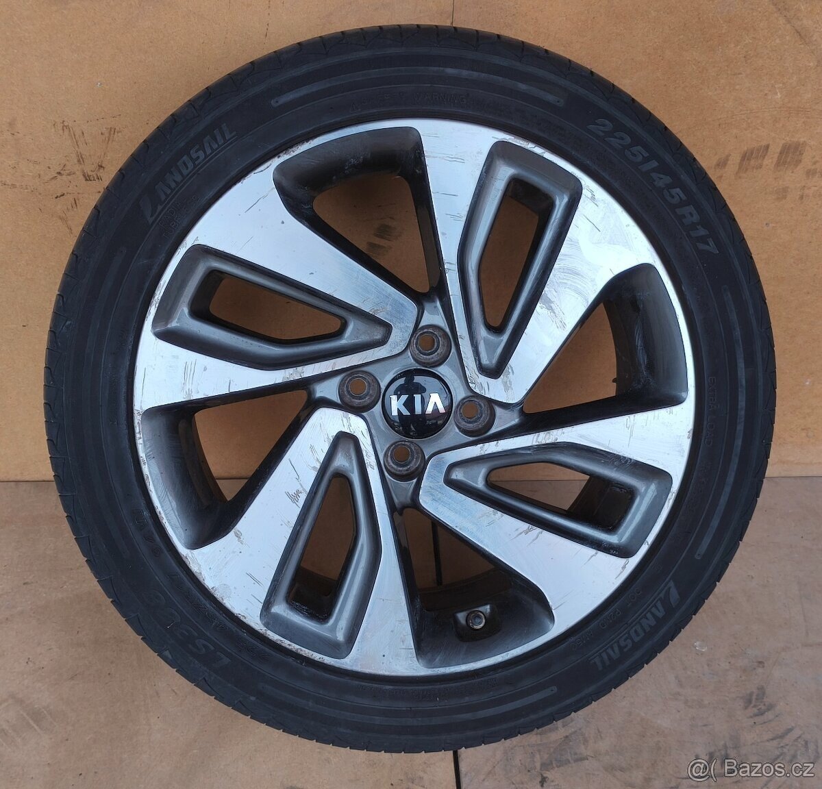 Sada originálních 17" litých kol na Kia Rio
