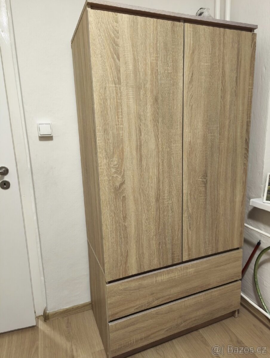 Šatní skříň