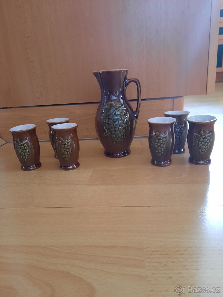 Džbánek s pohárky