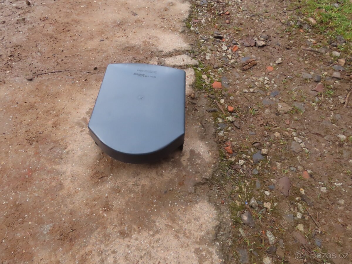 Prodám kryt sanitárního nástavce odvětrání černý