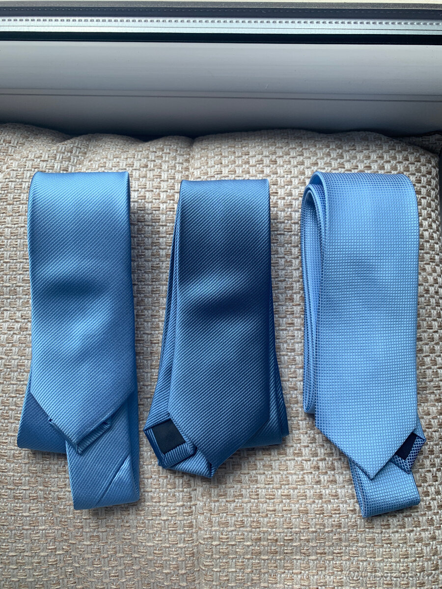 Kravata, nebeská barva