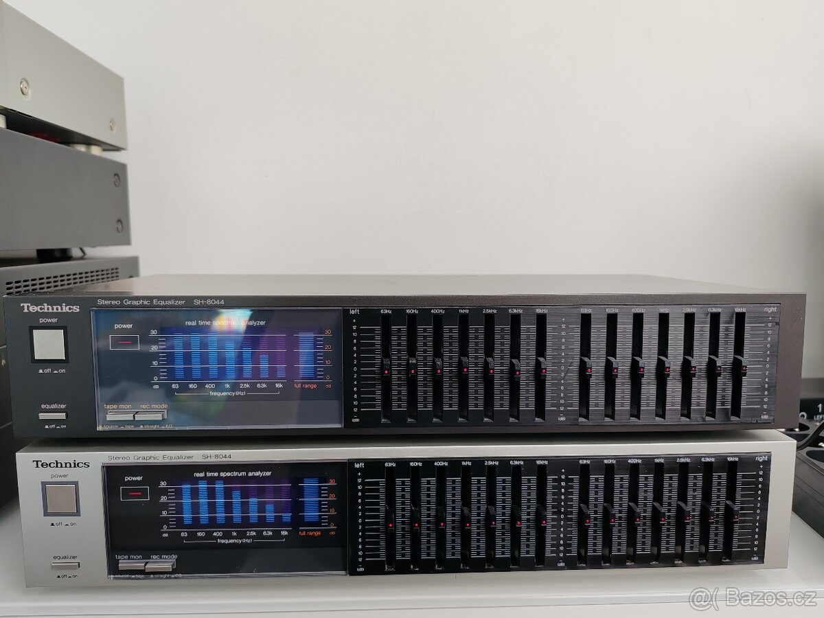 2x Grafický Equalizer Technics SH-8044