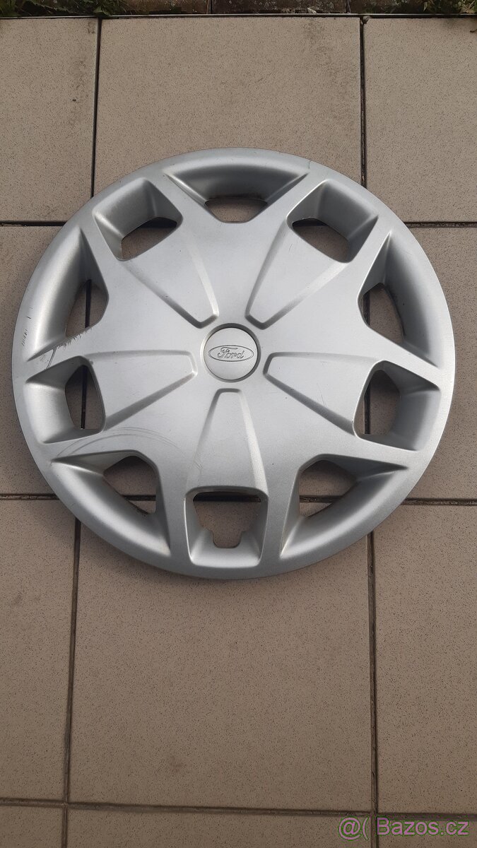 Poklice Ford Transit 15"