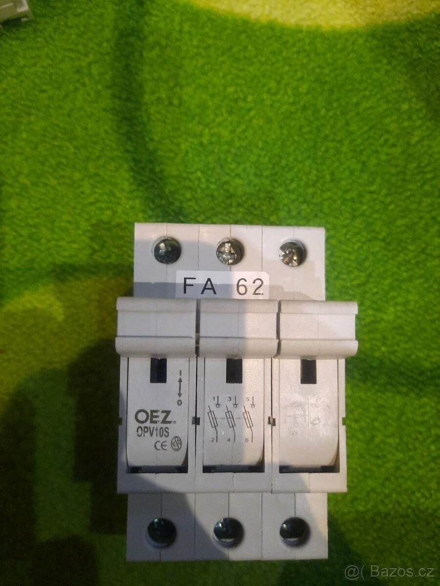 Pojistkový odpínač OEZ OPVP10-3