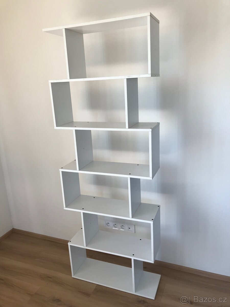 Bílá knihovna Ikea