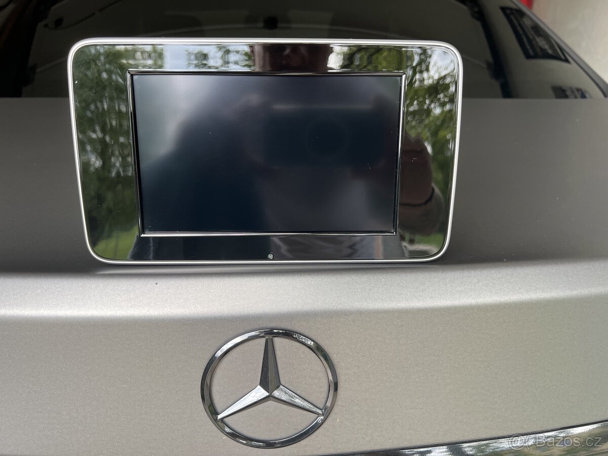 Display mercedes