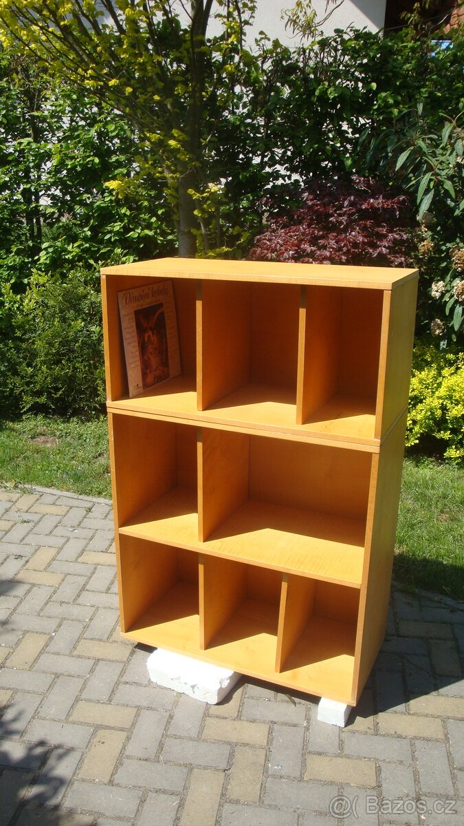 Skříň na LP desky