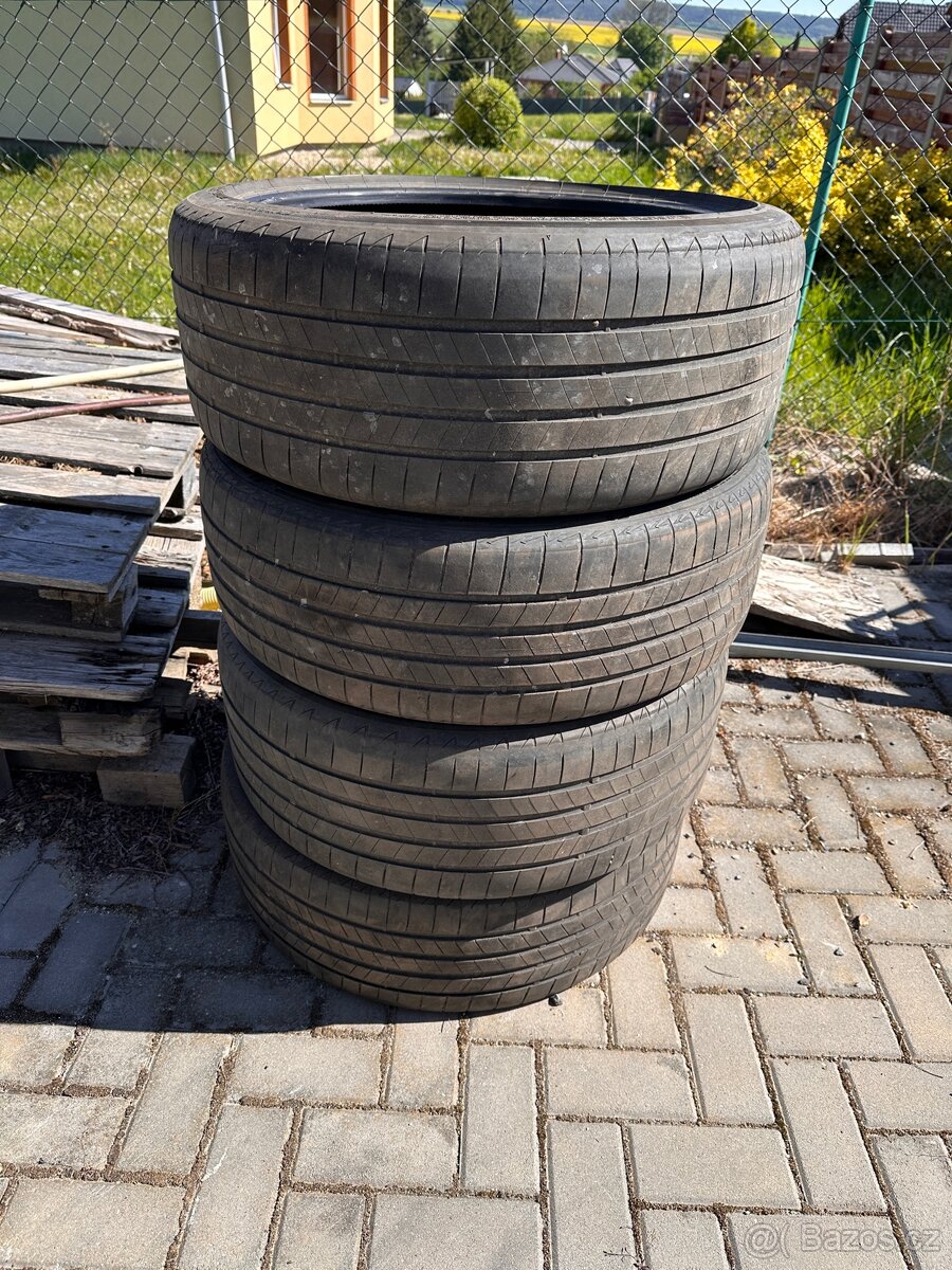 Letni pneu Enyaq - r21 255/40, r21 235/45