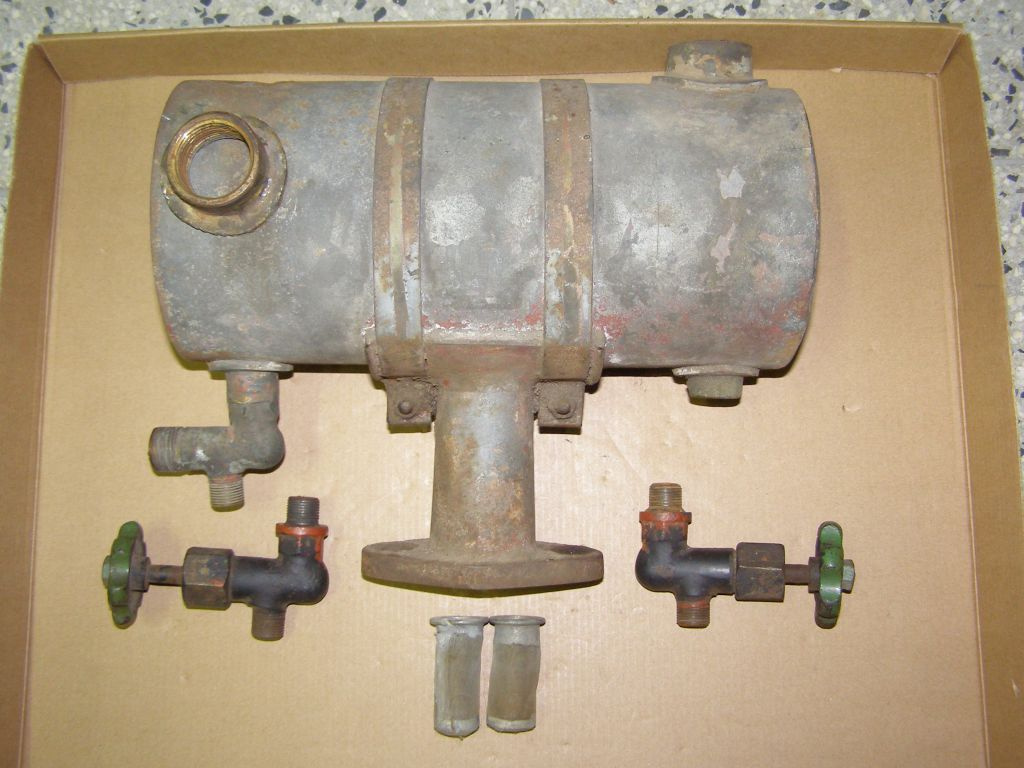 Prodám palivovou nádržku z motoru Lorenz 3 HP