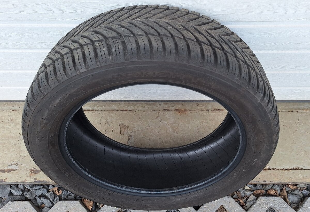 1 x pneu NOKIAN TYRES 235/55 R19 - vzorek 8,2 mm.