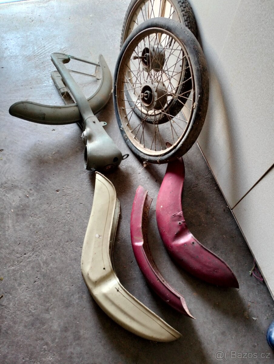 Náhradní díly na moped