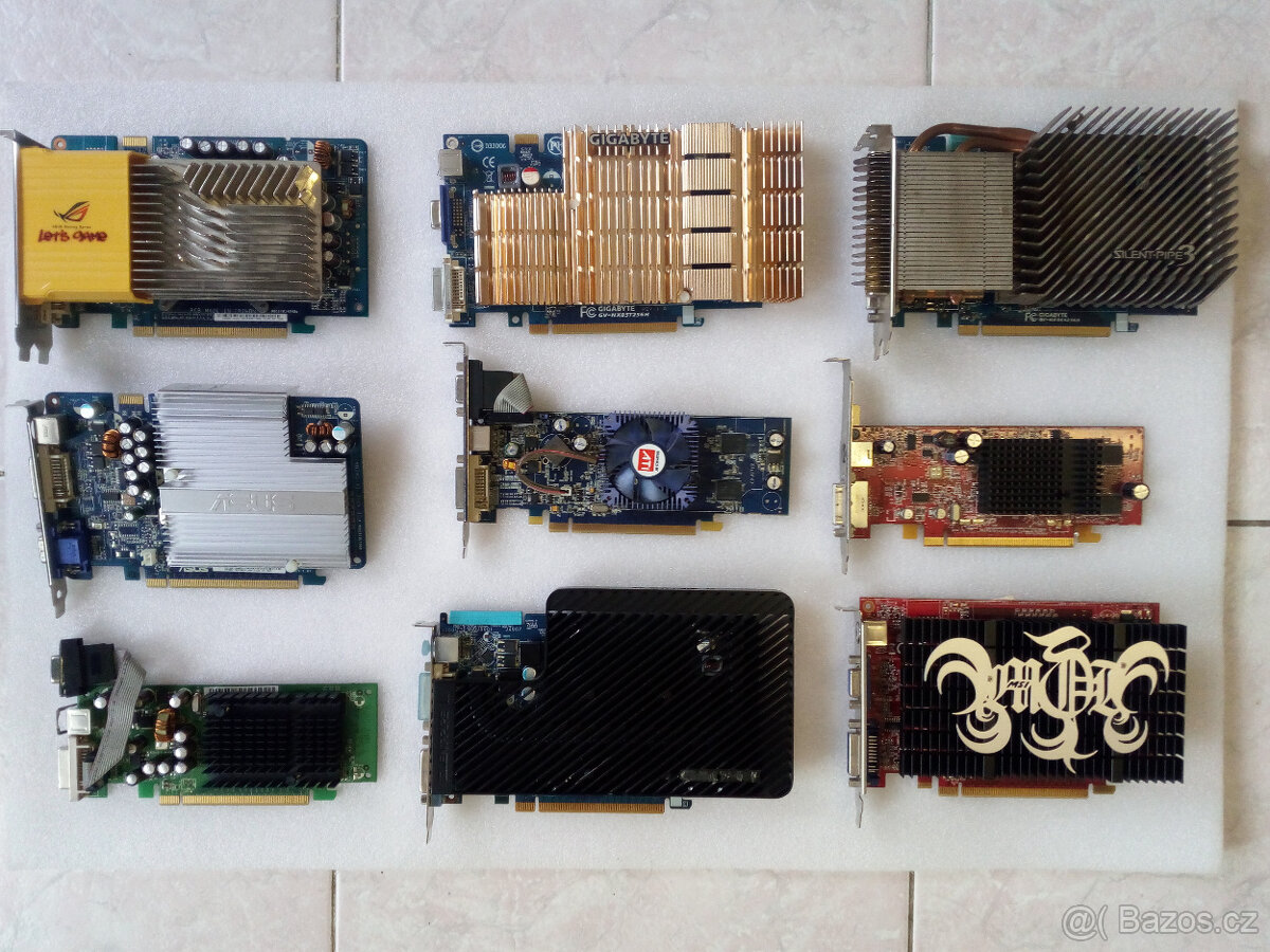 Grafické karty PCI-Express. Inzerát byl odebran z oblíbených