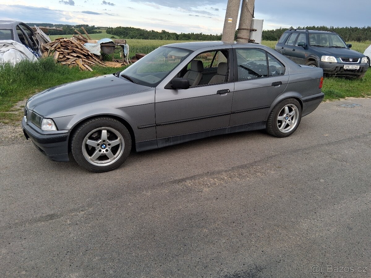 BMW e36 320i R6 110kw manuál