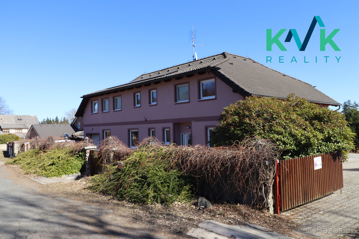 Rodinný dům 6+1, fotovoltaika 12,8 kW, zahrada, obec Krásné