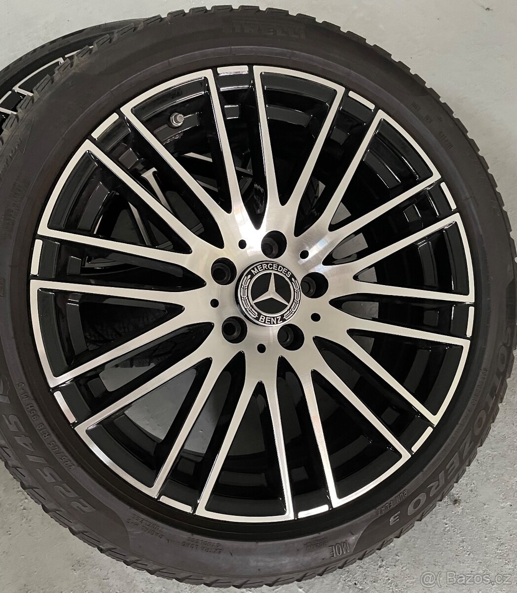 Zimni Mercedes C w206 s206 r18 + 225/45/18 90%