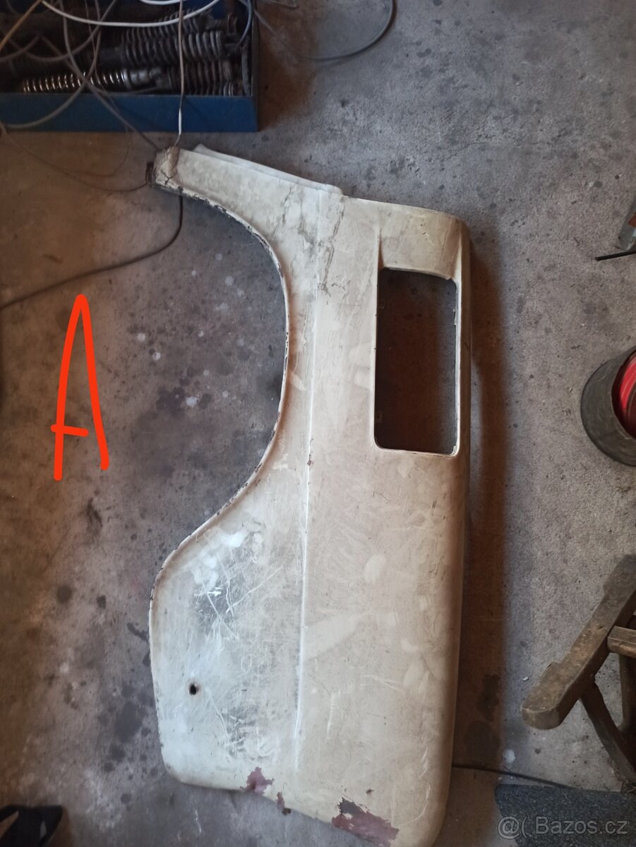 Škoda 100 zadní blatník