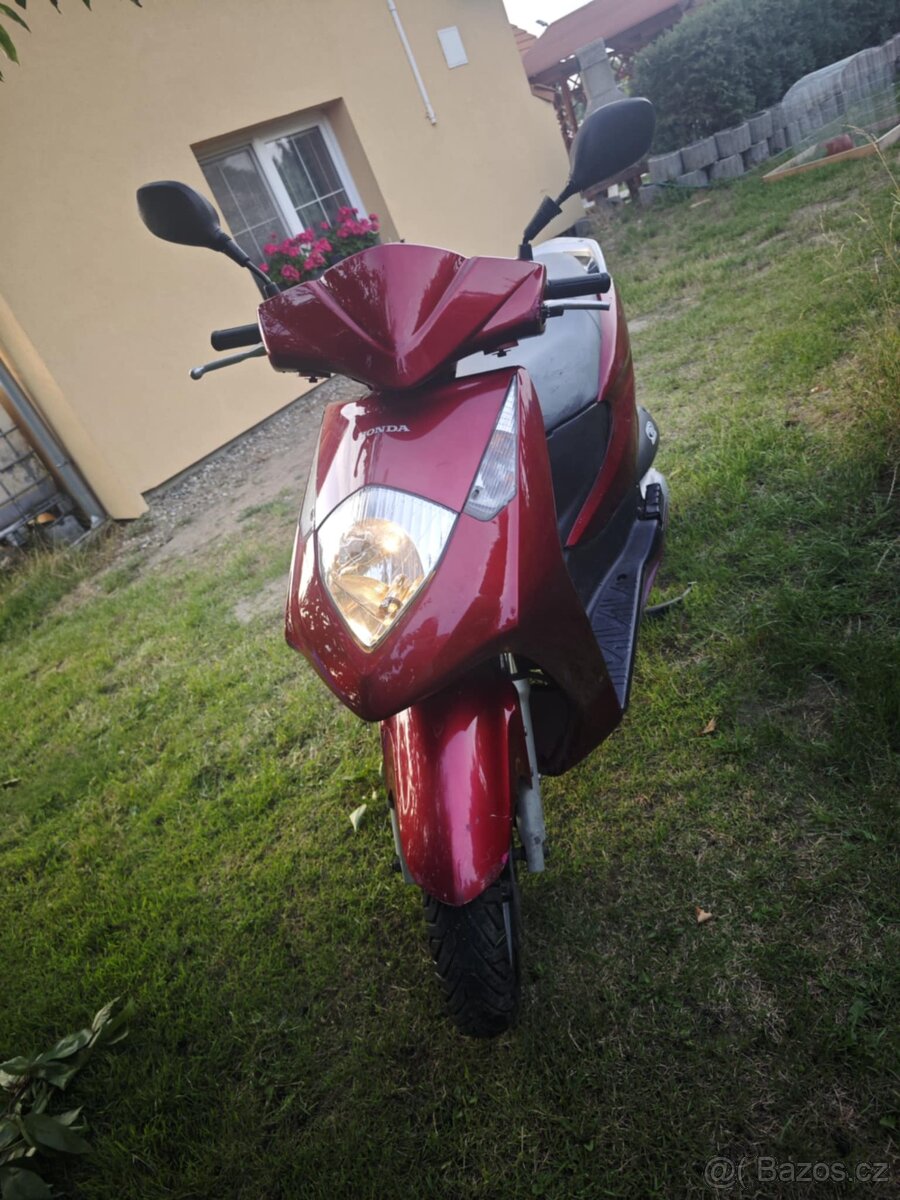 Honda 125 Dylan