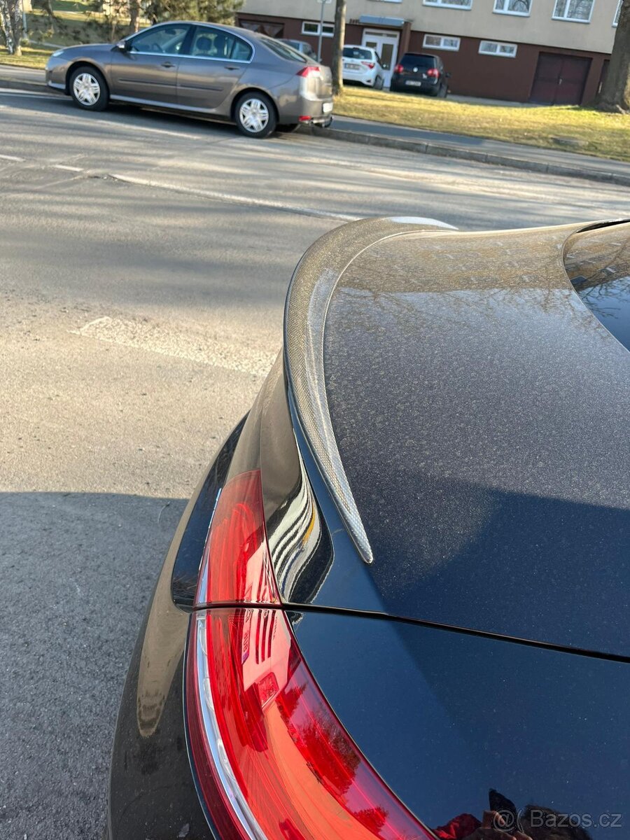 Zadní karbonove křídlo Mercedes C AMG