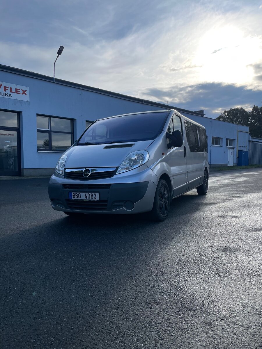 Opel vivaro 2.5dci