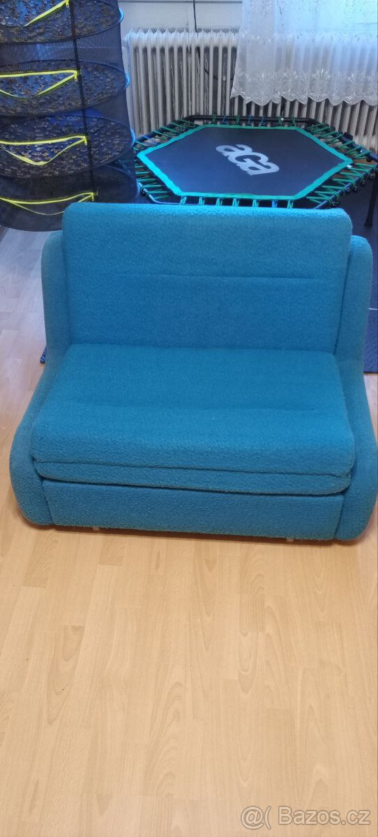 Retro rozkládací gauč
