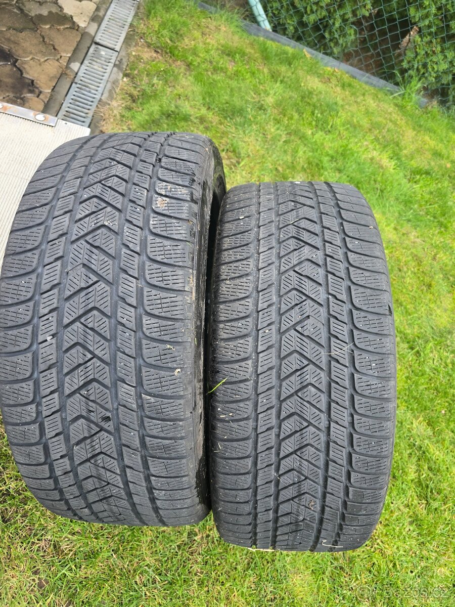 Pirelli Scorpions 285 40 22 zimni