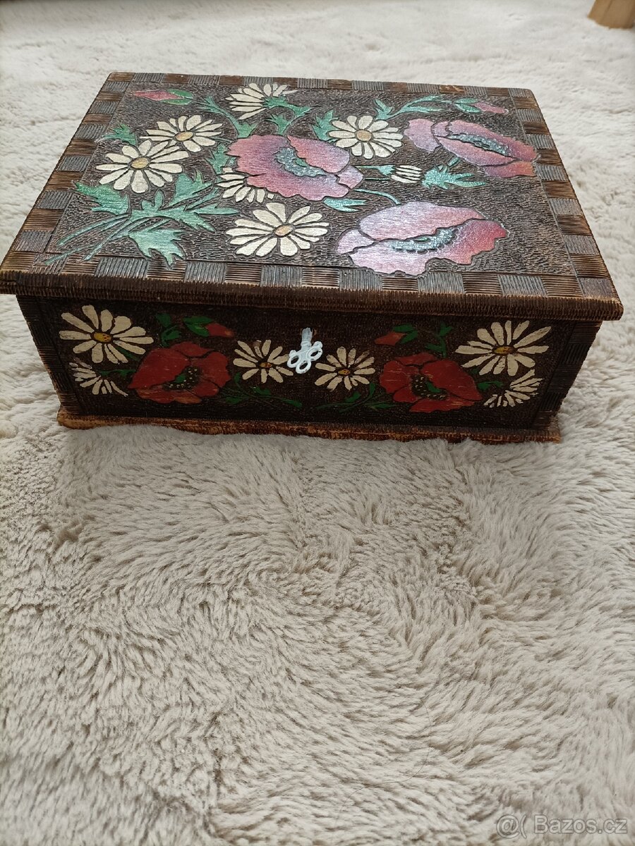 Truhlice, dřevěná truhla, krabička