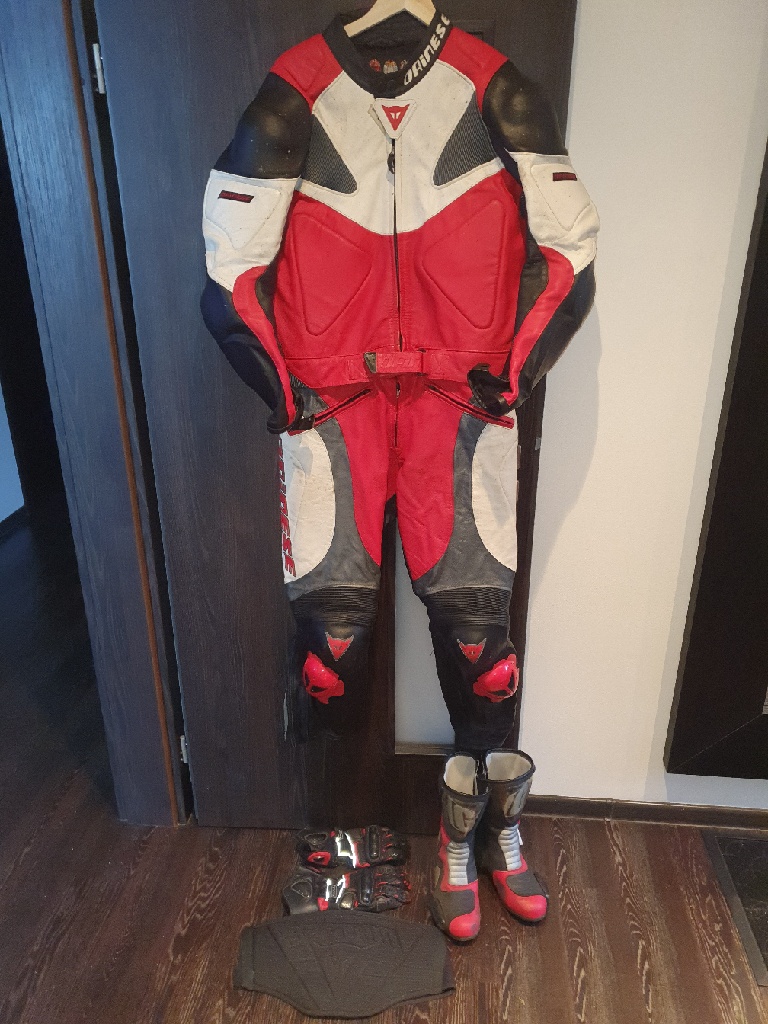 Kombinéza Dainese 56