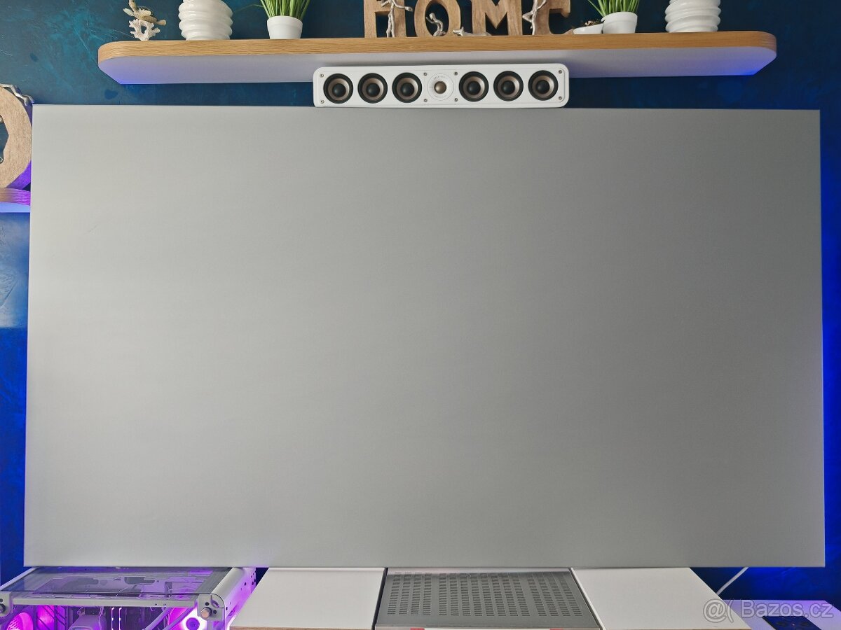 Zarámované projekční plátno na rozměr 87"