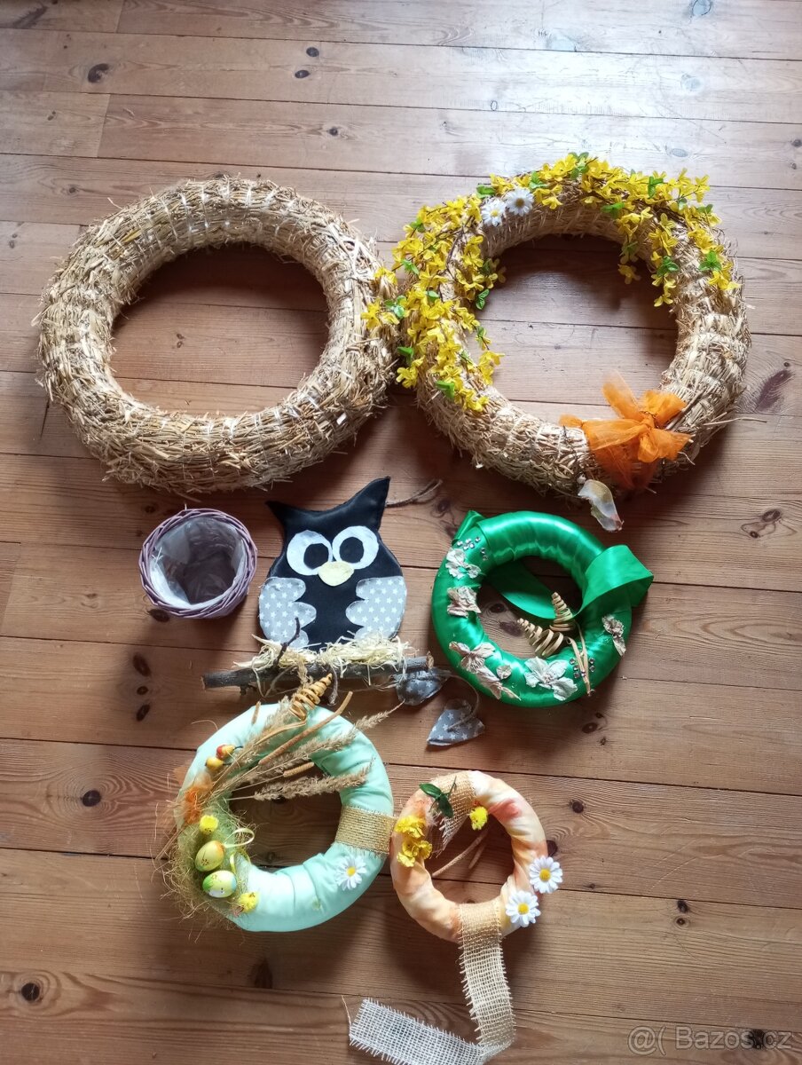 Věnce na dekorace za celkem 100 Kč