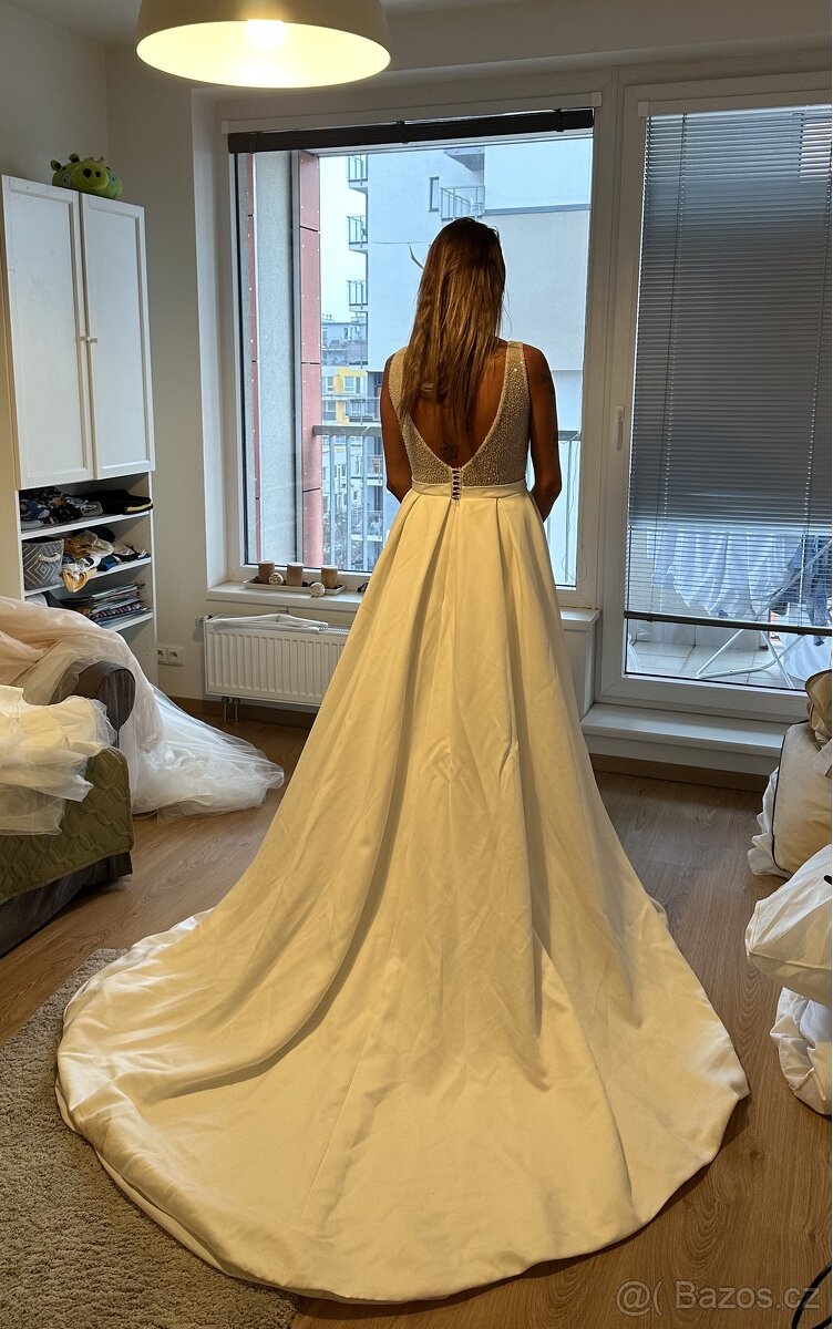Svatební šaty nové z vlečkou