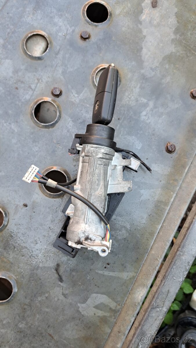 Superb 2 Spínací skříňka s klíčem Spinacka 5k0905865 1k0905