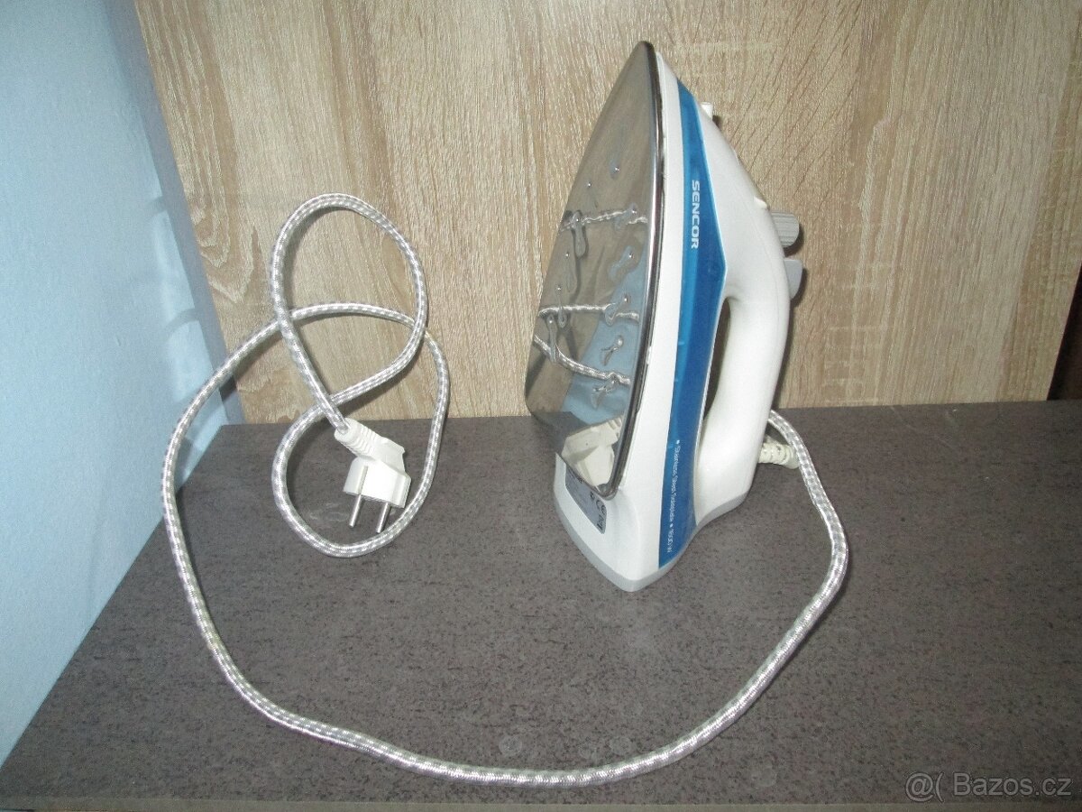 Napařovací žehlička - zánovní