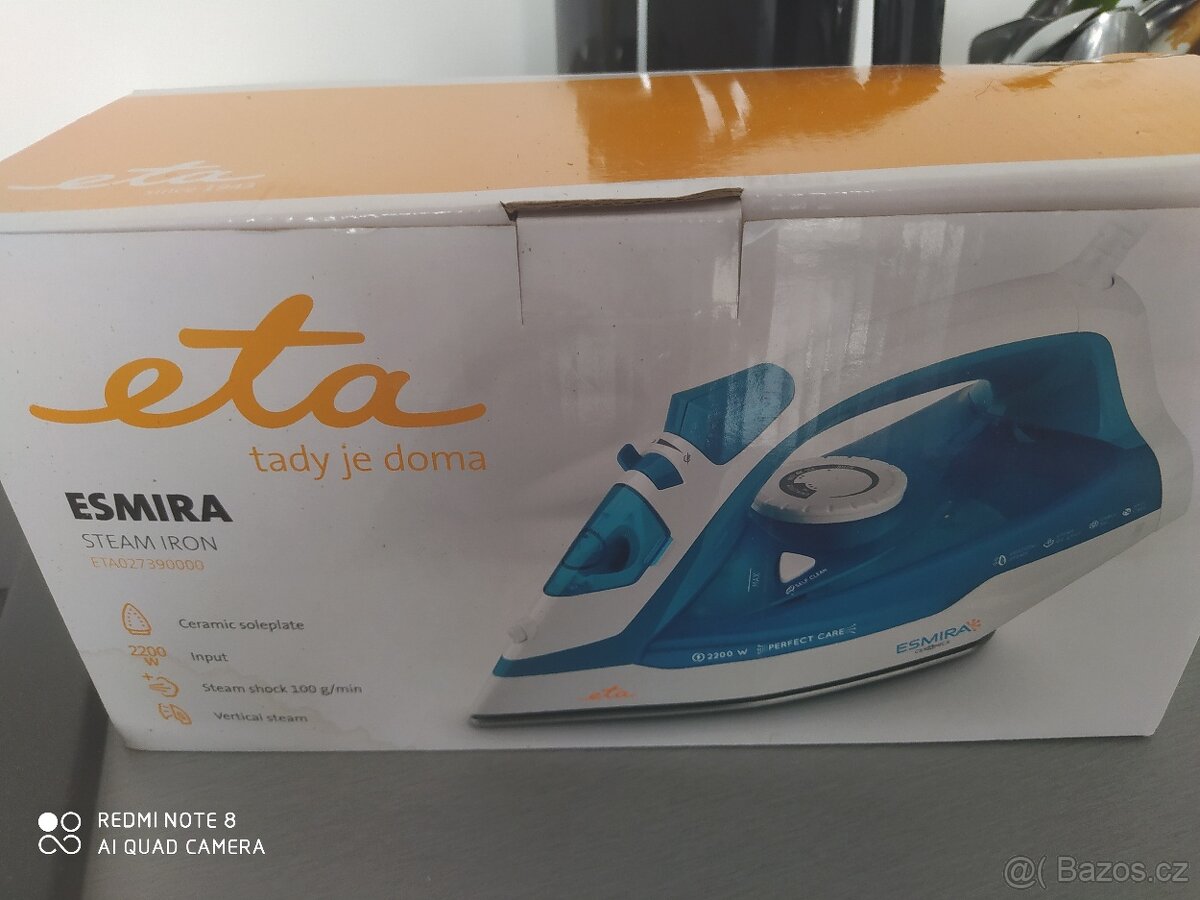 Žehlička a mlýnek na kávu