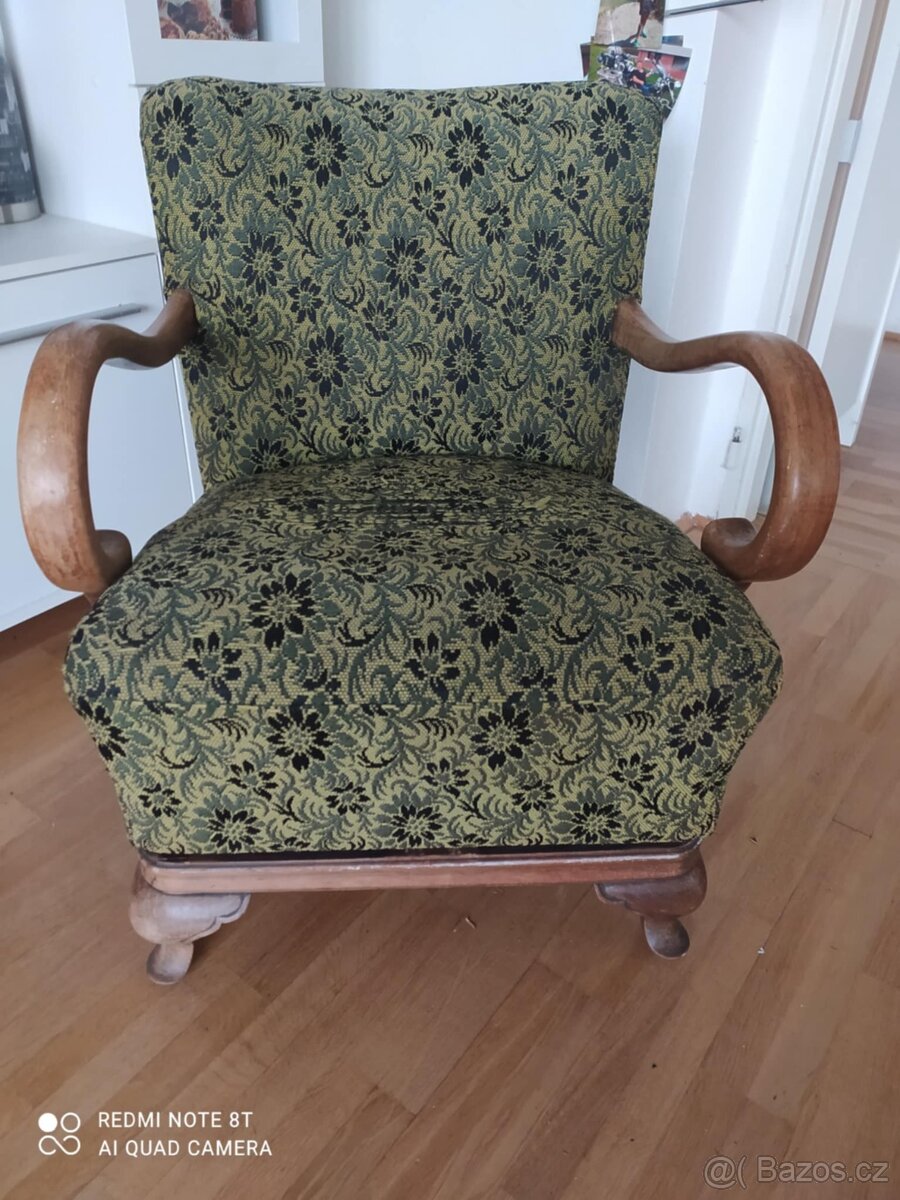 Masivní dřevěná retro křesla