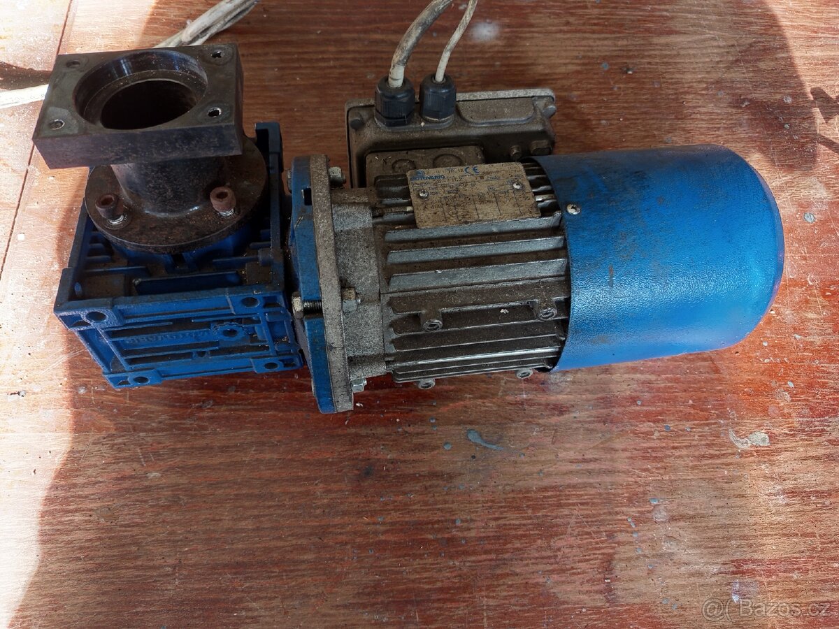 Elektromotor s převodovkou