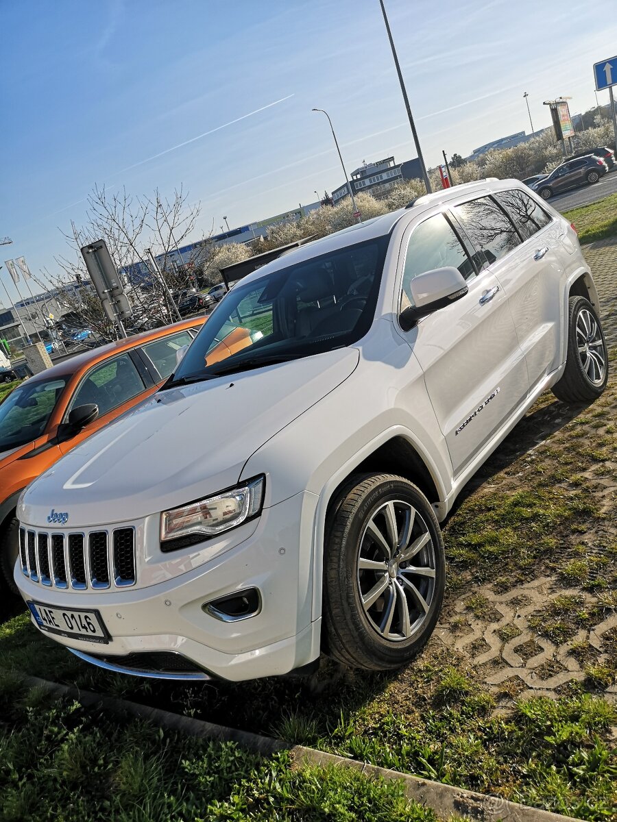 Grand Cherokee 2015 jen 130 tkm Kup ČR 1. majitel