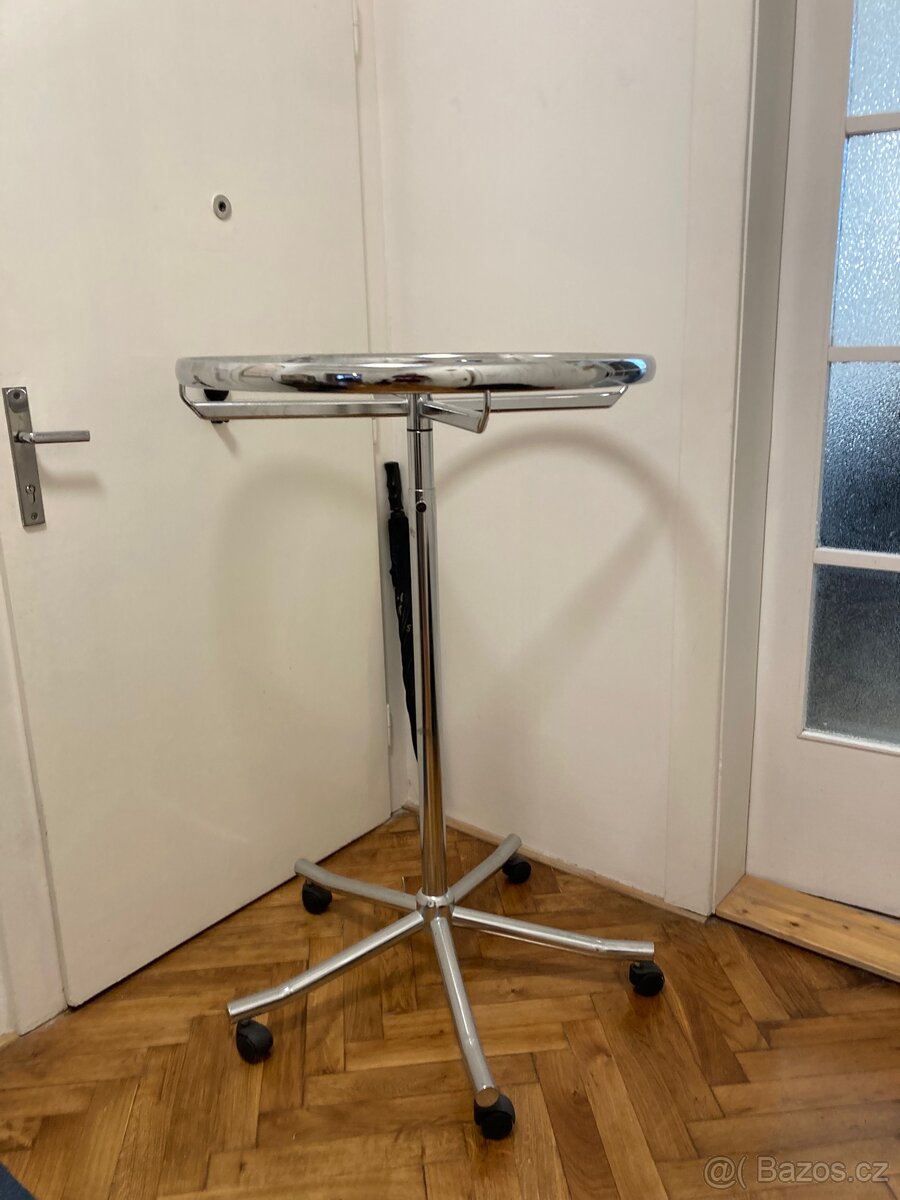 Štendr, Věšák, do obchodu, domů