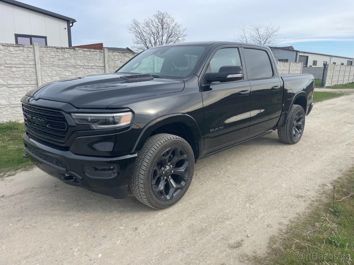 Ram 1500 Limited 2022 najeto 8 000km