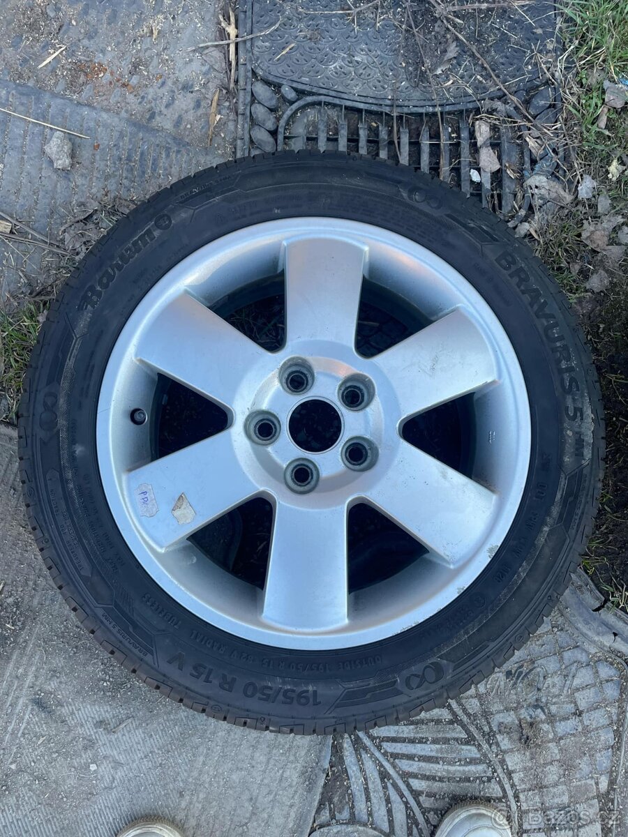 Mám jena prodej 5x100 15 ET43 sjeté gumy,kola originál Škoda