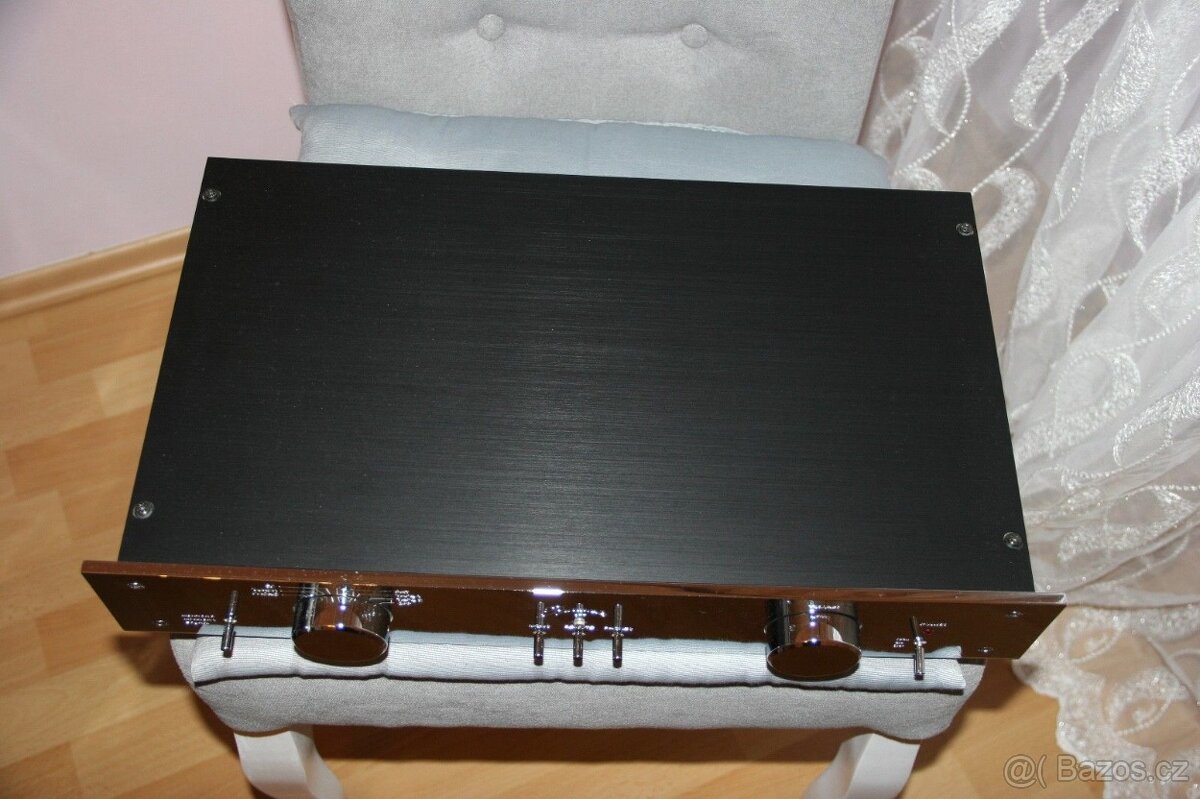 Burmester 877 XLR High End Stereo Preamplifier použitý