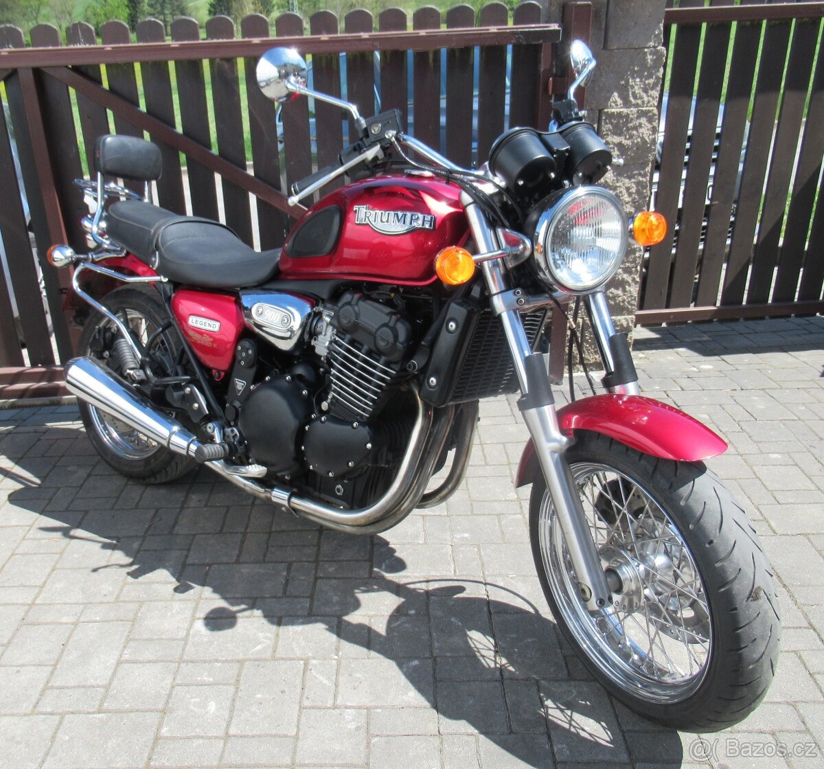 Triumph Legend 900