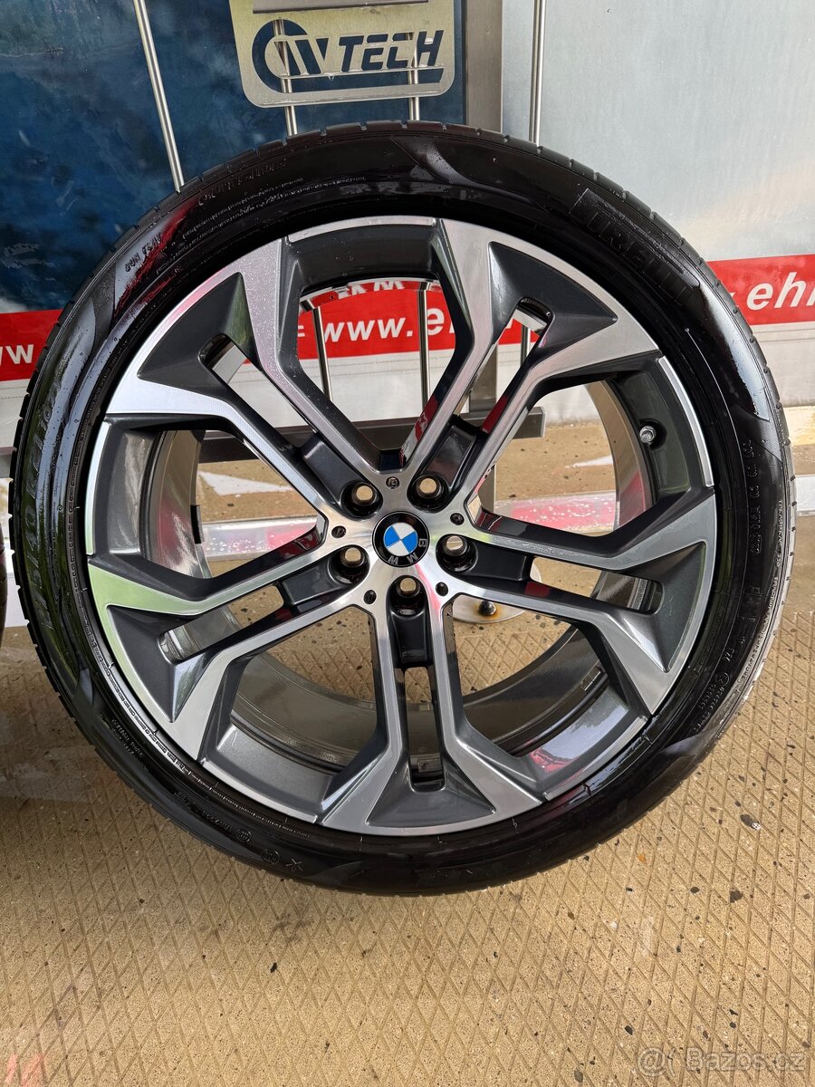 Originál alu BMW R21 G06 s pneu