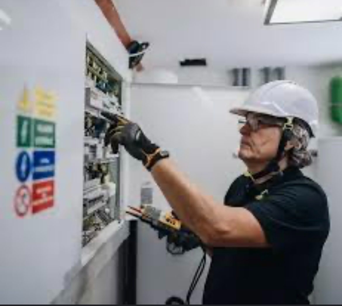 Revizní Technik /elektro/ Třinec až 62.000Kč/měs.