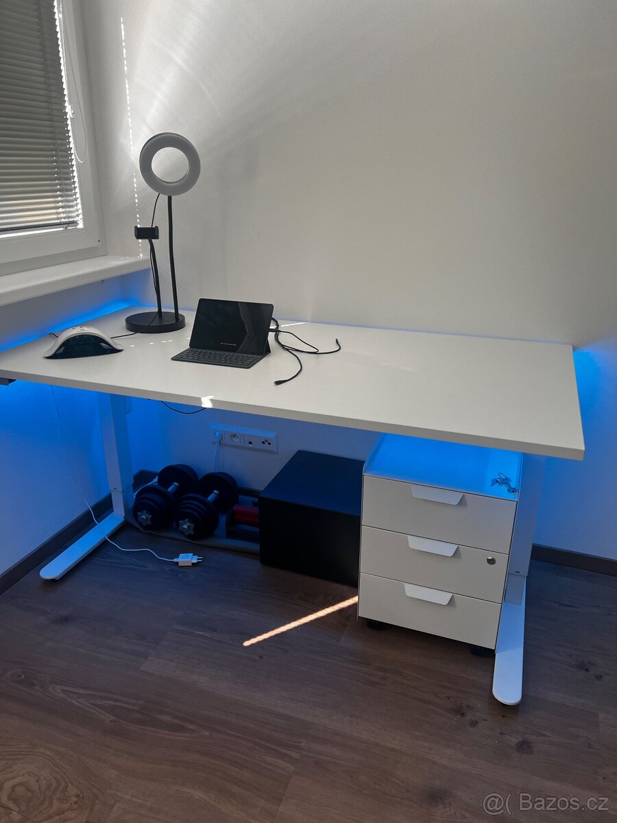 EL. stůl JYSK 160x80x25