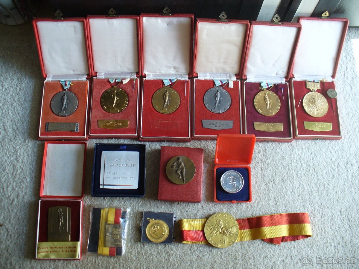 Stare sportovni medaile a oceneni CSR-RAGBY 60.-70.- leta.