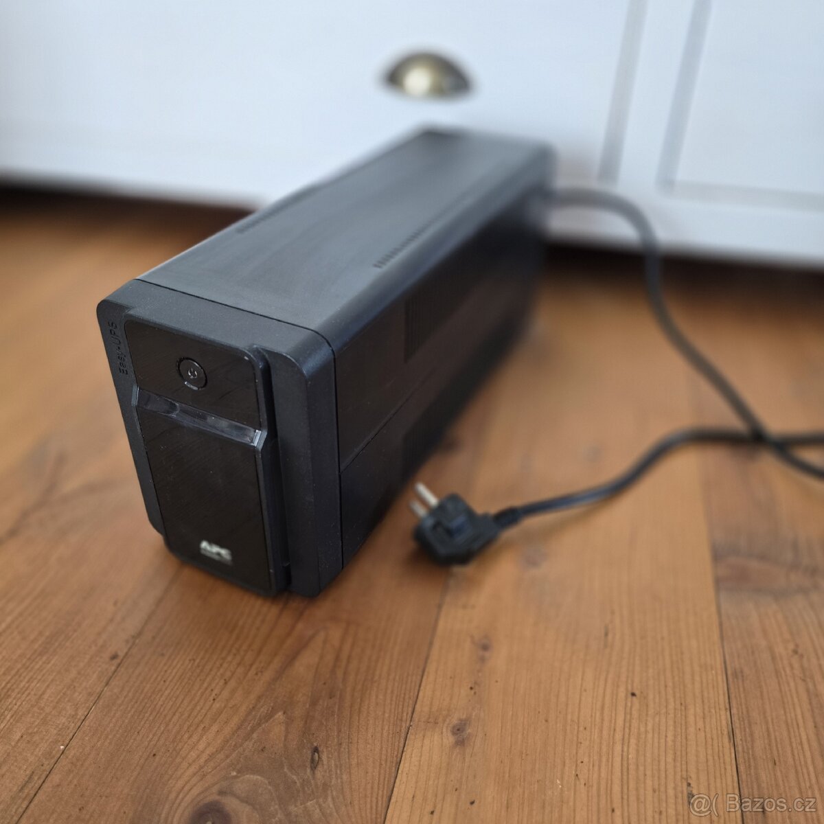 Záložní zdroj APC Easy BVX900LI-GR