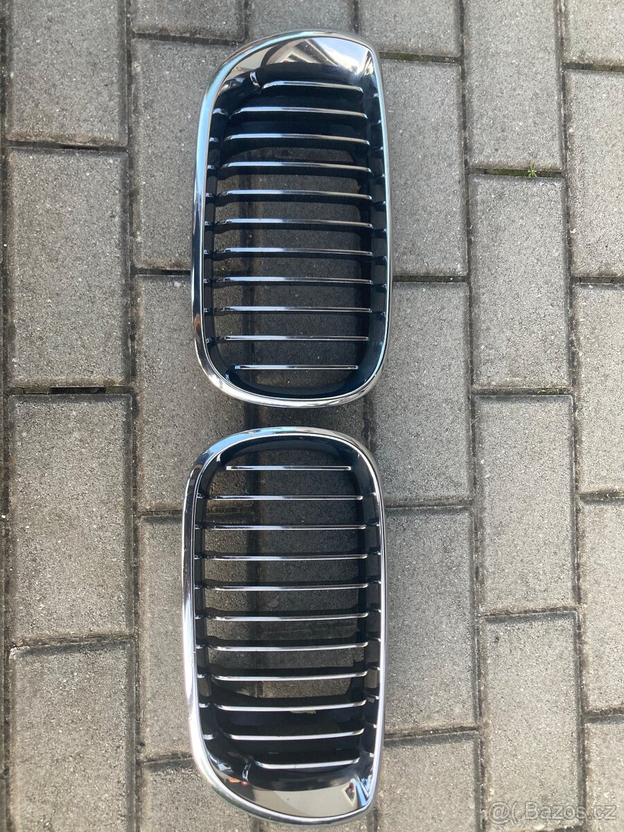 BMW e46 facelift mřížka kapoty(ledviny)