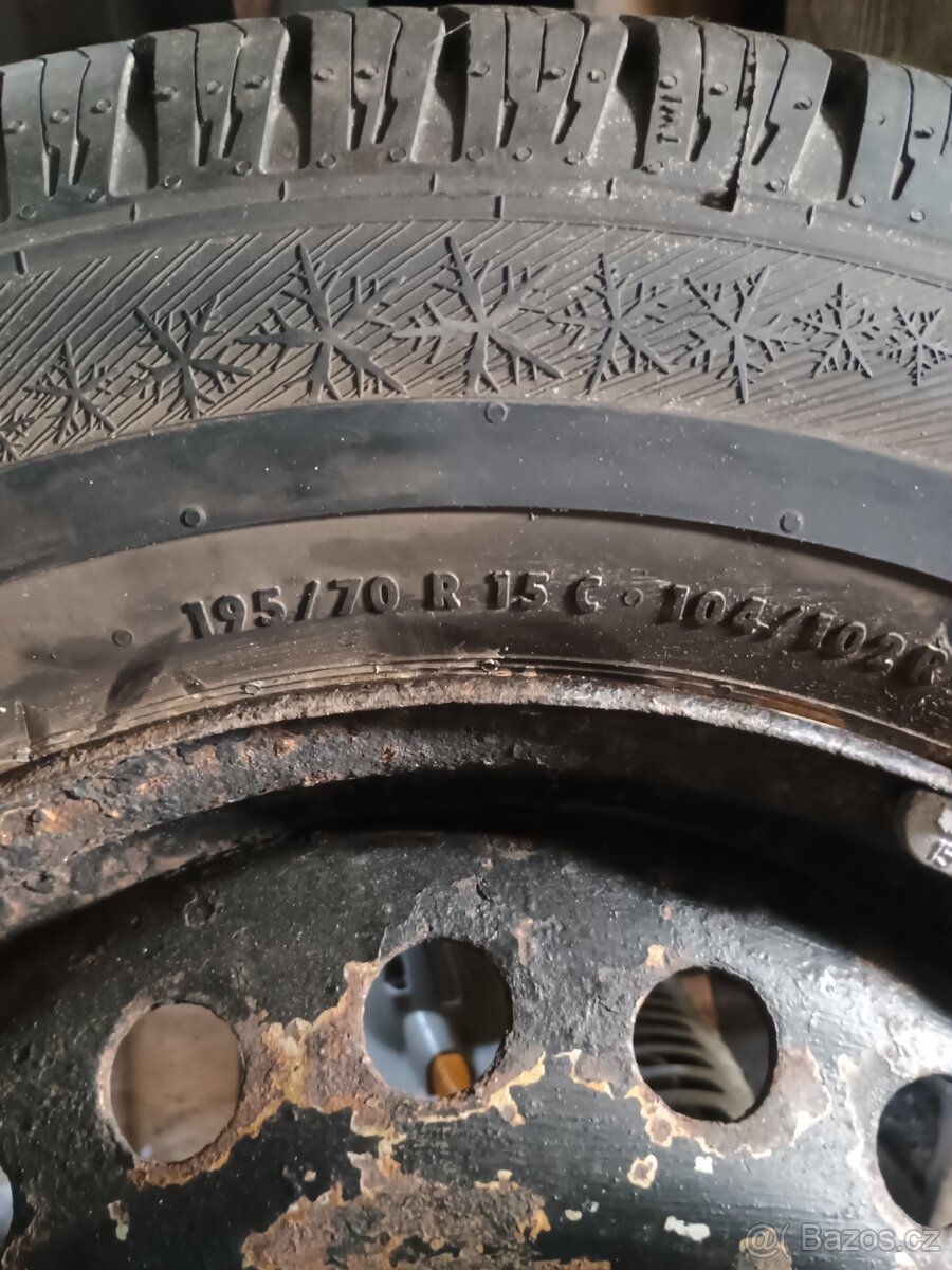 Prodám pneu na VW transportér t4