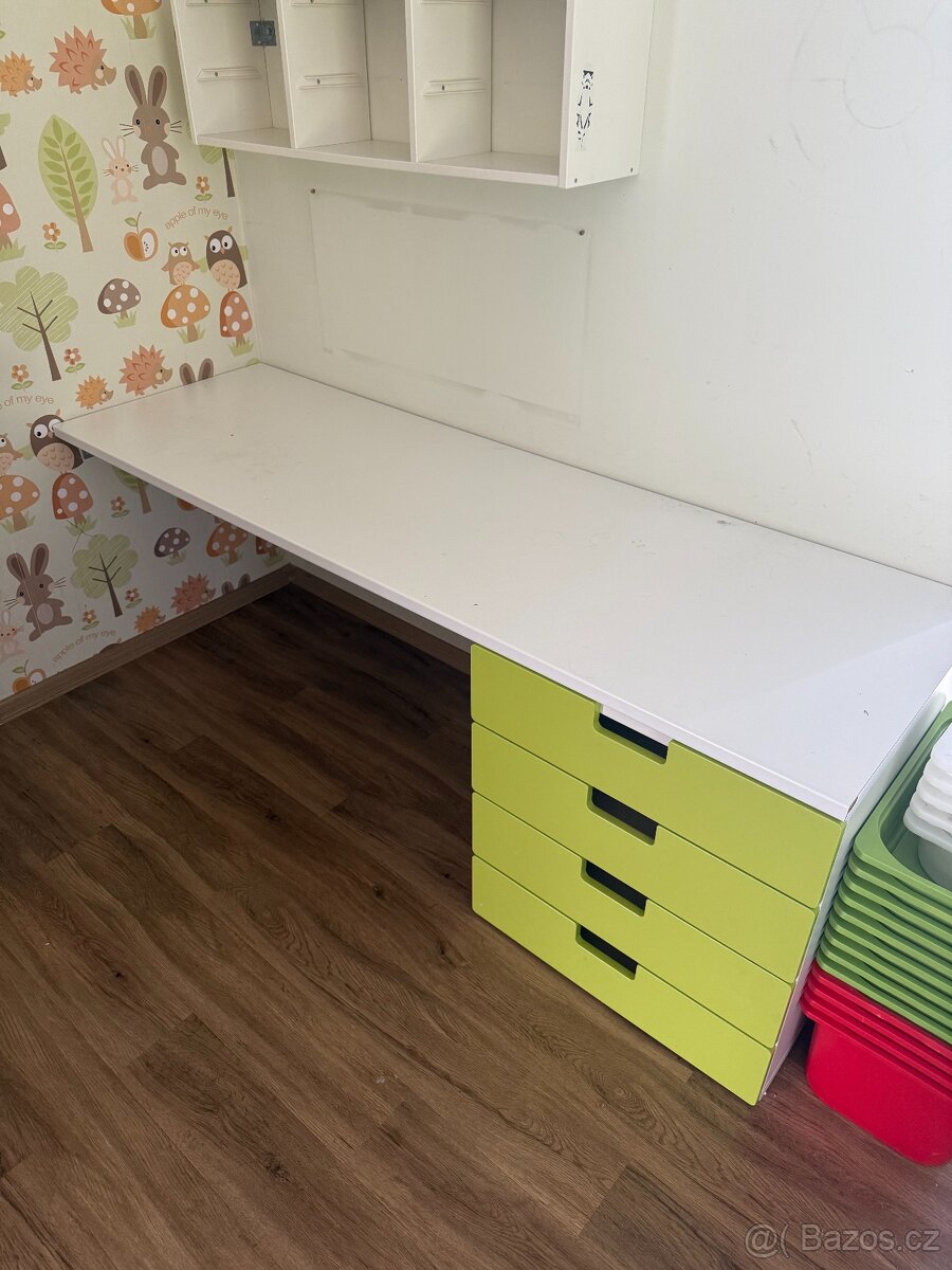Prodám rohový stůl IKEA se zásuvkami SMÅSTAD v rámu PLATSA